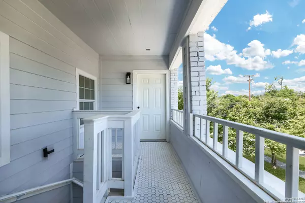 San Antonio, TX 78212,834 W Russell Pl
