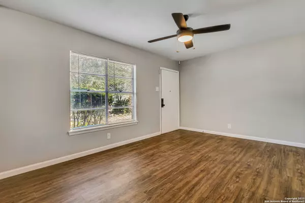 San Antonio, TX 78221,8815 Oakbrook St