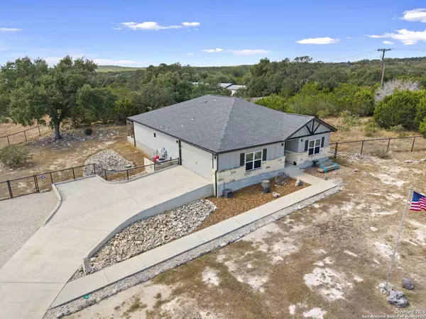 Spring Branch, TX 78070,118 red tail