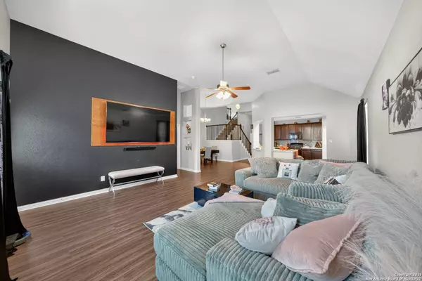 Converse, TX 78109,8818 Falcon Park