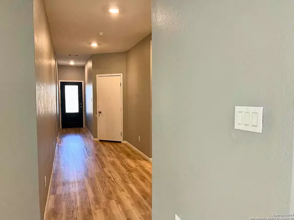 San Antonio, TX 78223,8014 Chanting Bend