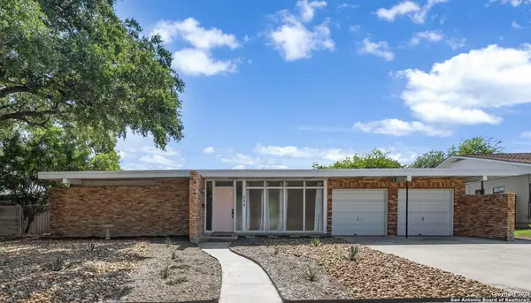 334 Crestline, San Antonio, TX 78201
