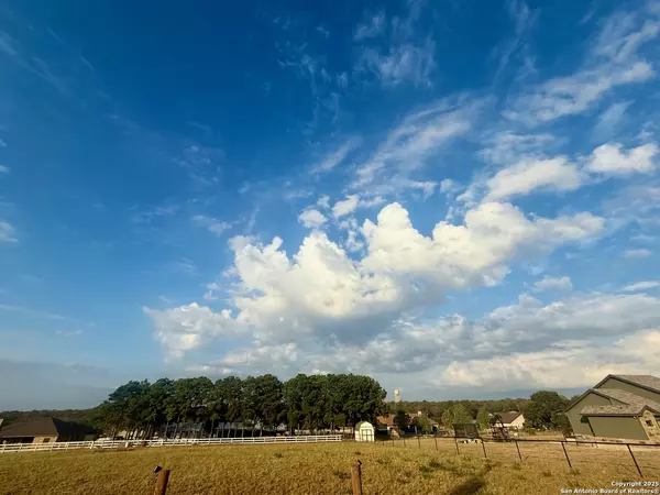 314 Honeysuckle, La Vernia, TX 78121