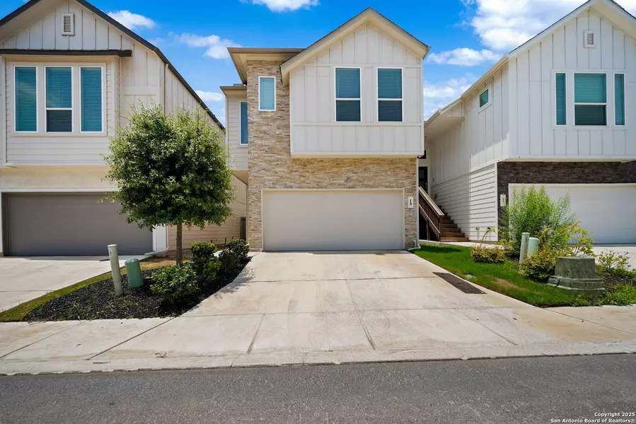 8851 Oakland Rd UNIT 18, San Antonio, TX 78240