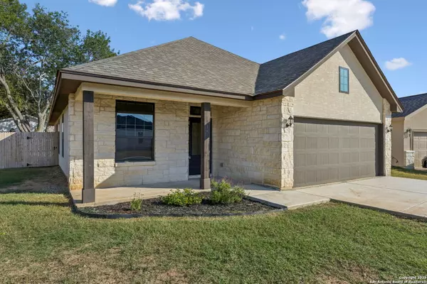 Seguin, TX 78155,319 Club View E