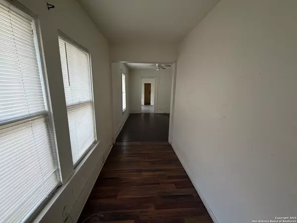 San Antonio, TX 78202,121 Boston