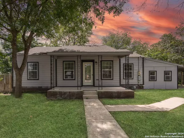 415 HUGO STREET, Kerrville, TX 78028