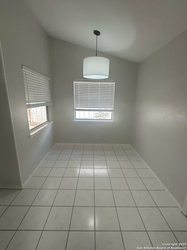 San Antonio, TX 78231,2206 Knights Wood