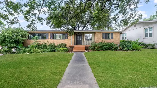 San Antonio, TX 78209,222 Robinhood