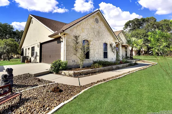 La Vernia, TX 78121,383 Rosewood