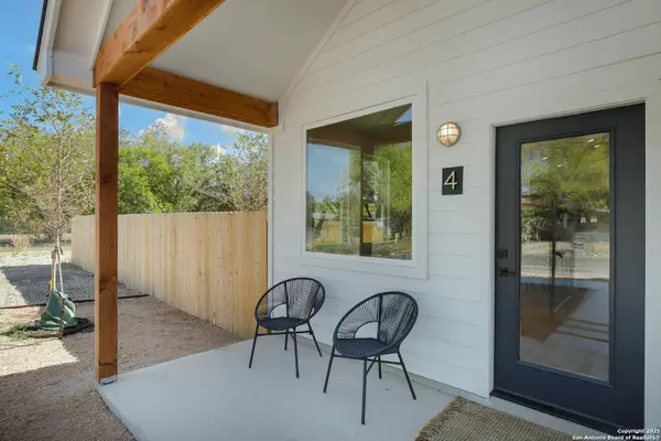 San Antonio, TX 78223,1535 Lennon St. No 4