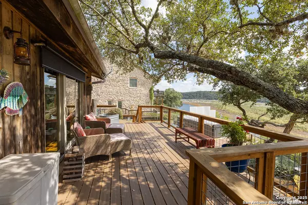 Lakehills, TX 78063,314 sunset