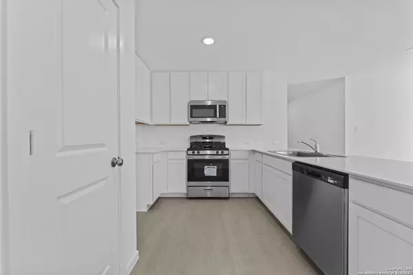 New Braunfels, TX 78130,720 Horsetail Ln