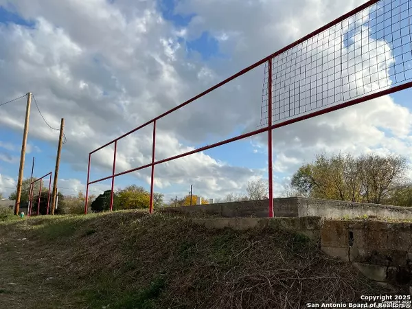 Natalia, TX 78059,1774 Hwy 132