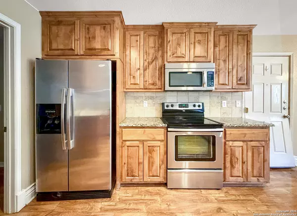 Bandera, TX 78003,156 Red Bud