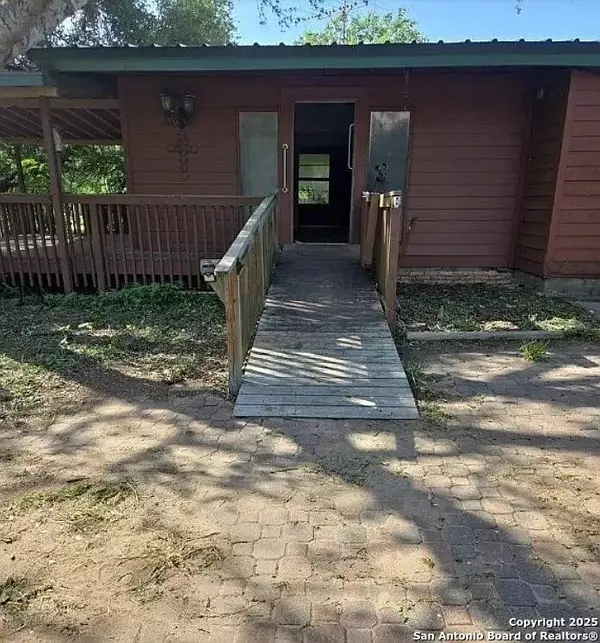 Beeville, TX 78102,306 Hall