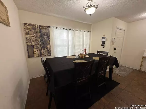 Converse, TX 78109,6643 beech trail
