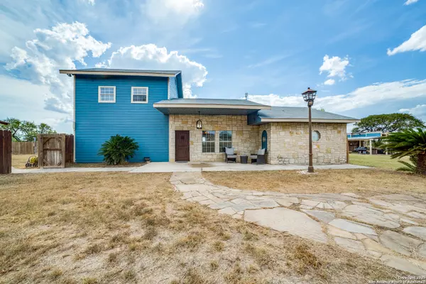 Natalia, TX 78059,160 County Road 6860