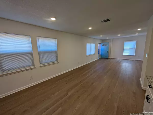 San Antonio, TX 78211,26 Vickers