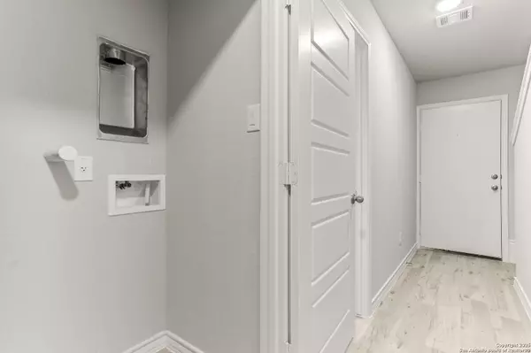 San Antonio, TX 78212,310 W Evergreen St #121