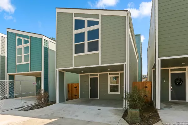 310 W Evergreen St #121, San Antonio, TX 78212