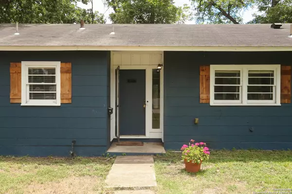 Seguin, TX 78155,621 Hackberry