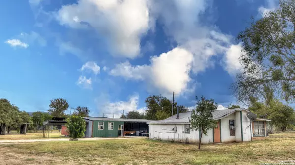 Leakey, TX 78873,201 7th