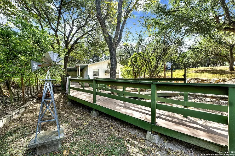 2587 Waterfront Park, Canyon Lake, TX 78133