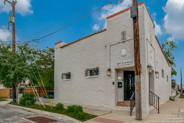 924 Camaron, San Antonio, TX 78212-5111