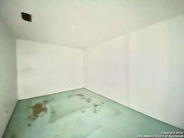 Carrizo Springs, TX 78834,203 4th