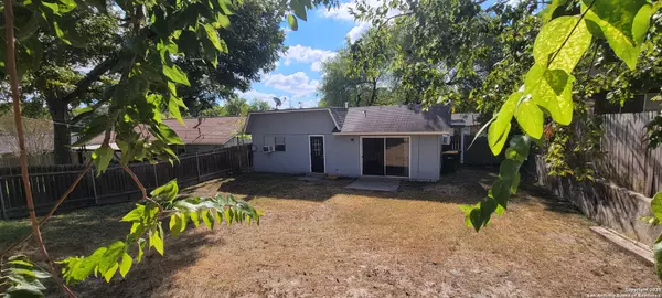 San Antonio, TX 78233,113 Little Oaks