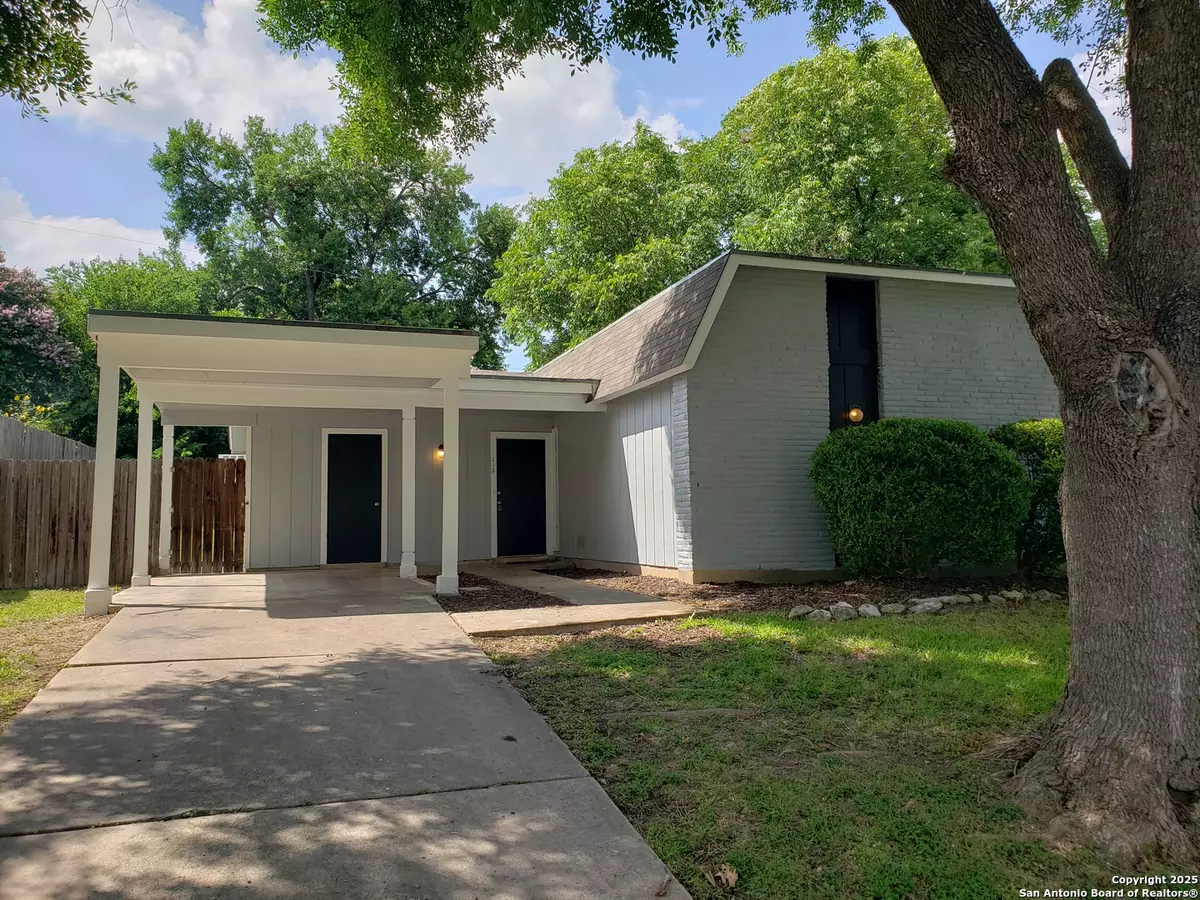 San Antonio, TX 78233,113 Little Oaks