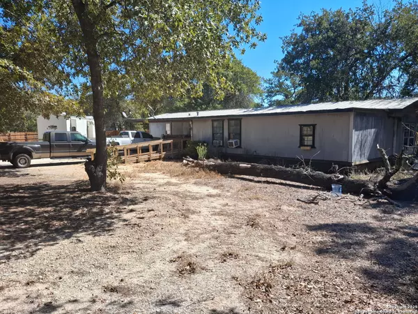 La Vernia, TX 78121,321 Lost Trail