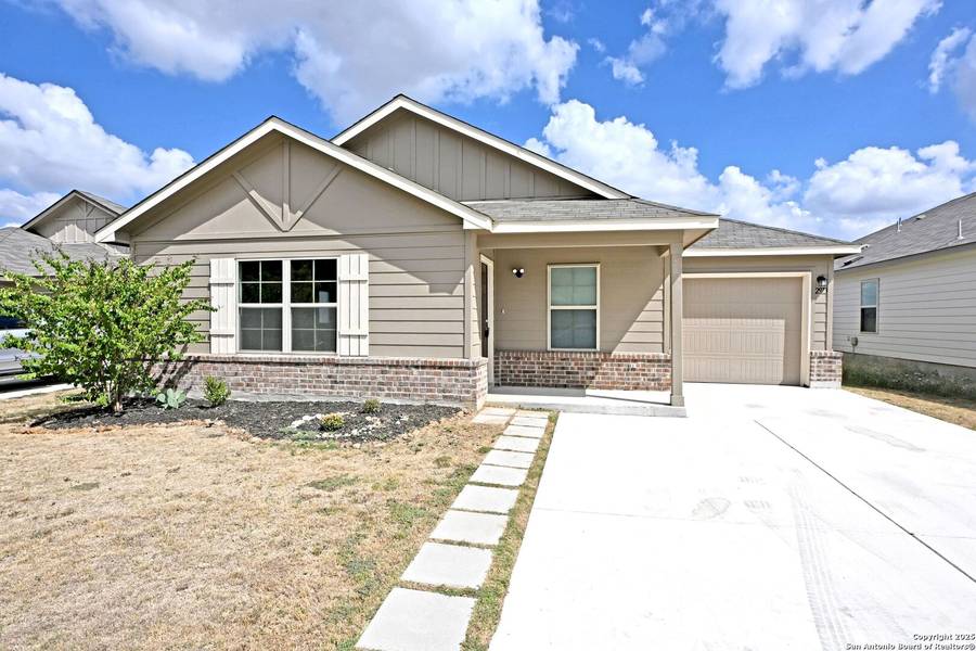 2973 Greenbriar, Seguin, TX 78155