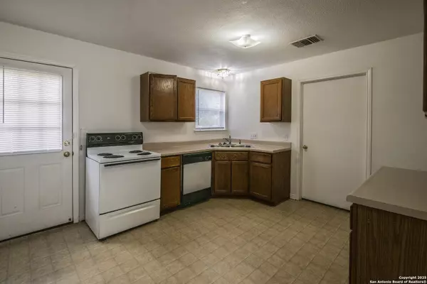 New Braunfels, TX 78130-9412,2409 QUAIL RIDGE DR