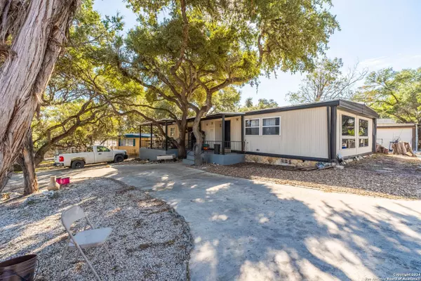 626 Flintstone Dr, Canyon Lake, TX 78133