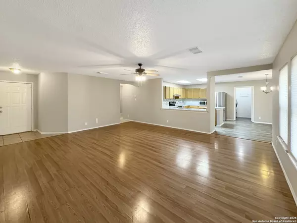 San Antonio, TX 78250,6883 Crested Quail