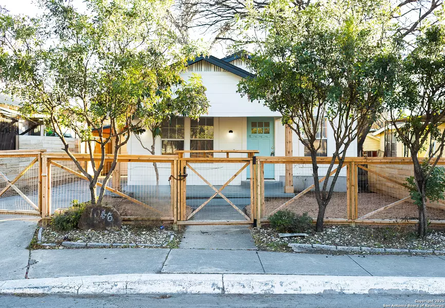 1046 Lombrano St, San Antonio, TX 78207