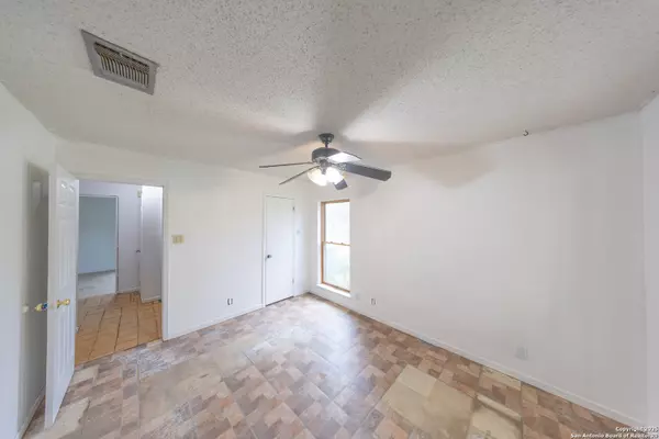 155 Englehart, San Antonio, TX 78264