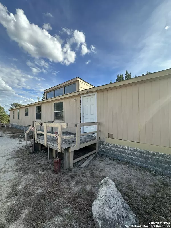 128 Frontier UNIT B, Bandera, TX 78003