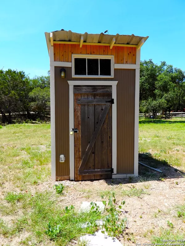 Lakehills, TX 78063,406 KRUSE LOOP