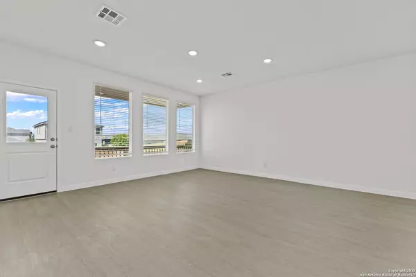 New Braunfels, TX 78130,726 Bee Ridge Pt