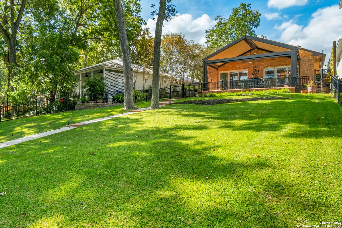 Mcqueeney, TX 78123,875 Gallagher