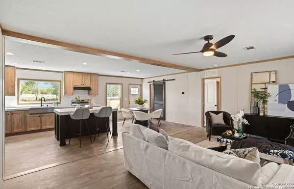 Pleasanton, TX 78064,6093 Leal