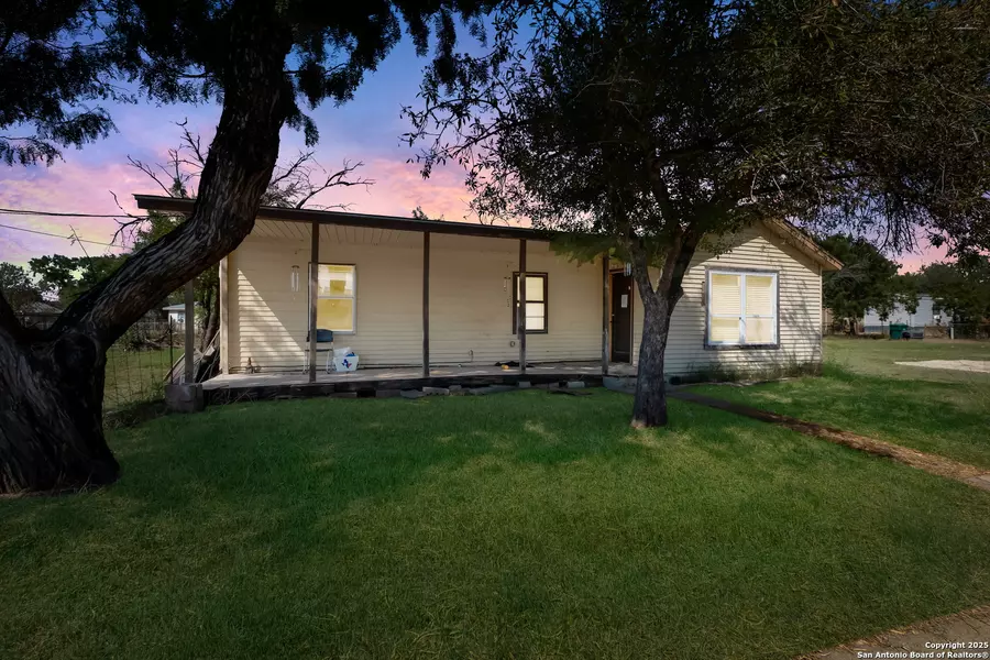 175 2nd St, Poteet, TX 78065