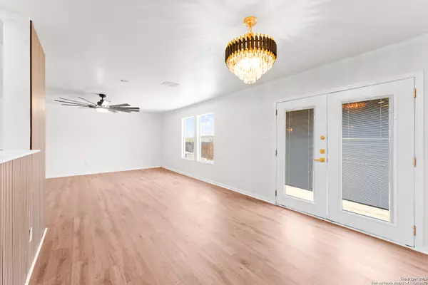 San Antonio, TX 78245,4202 Waldon Pond