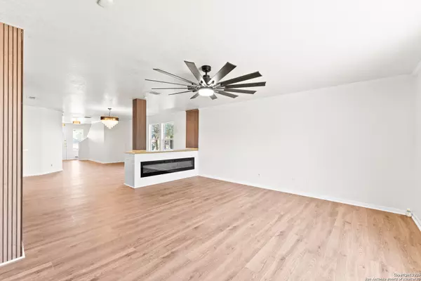 San Antonio, TX 78245,4202 Waldon Pond