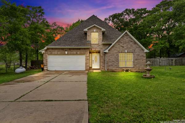 24704 Killarney St, Hempstead, TX 77445