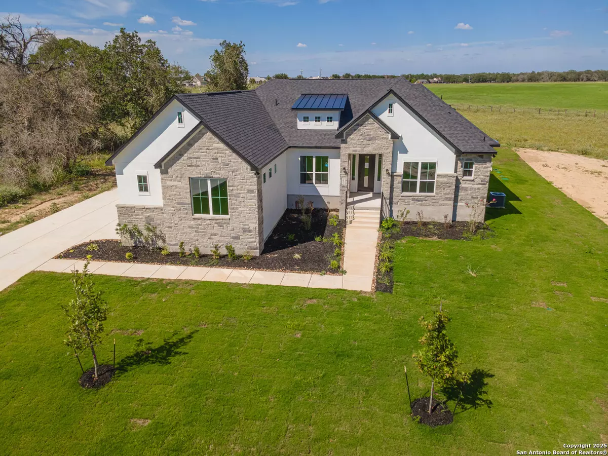 Floresville, TX 78114,254 Firewheel Lp