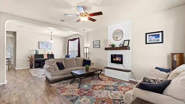 Schertz, TX 78108,740 Hollow Ridge